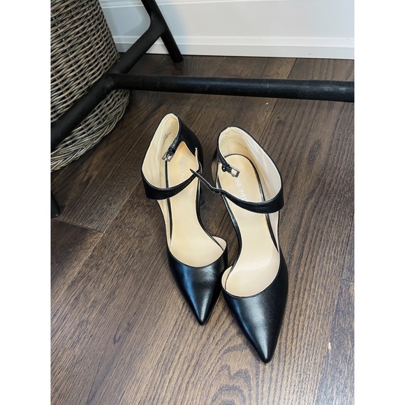 Nine West Black Leather Stilettos, Size 10M - Picture 3 of 3